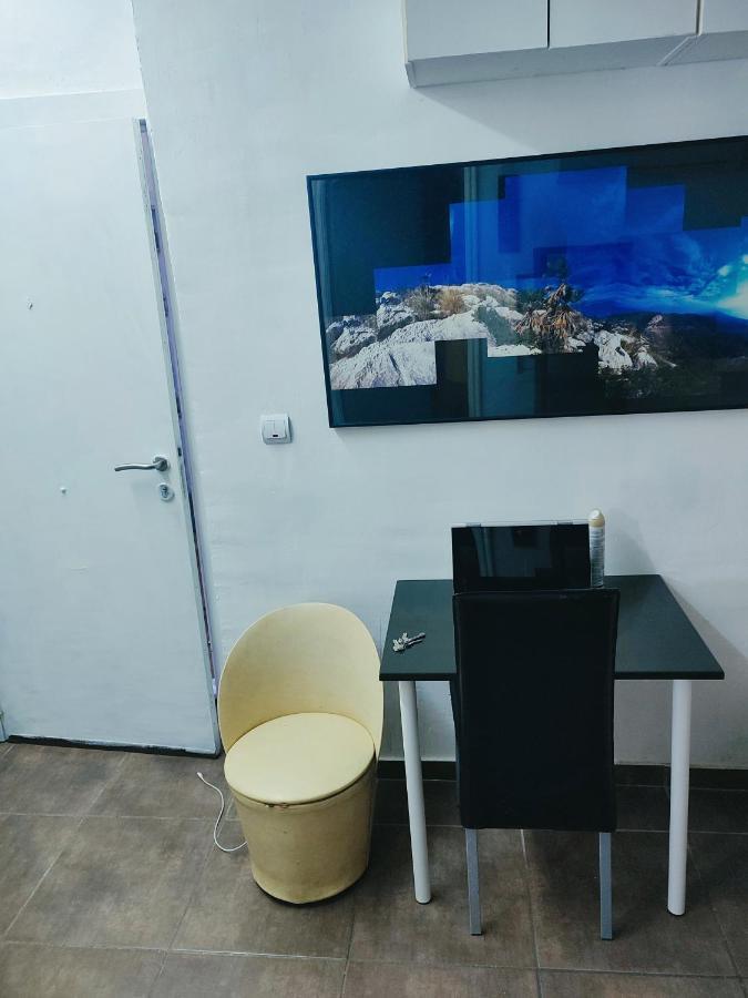 Nice Flat Within Walking Range To The Beach Apartment