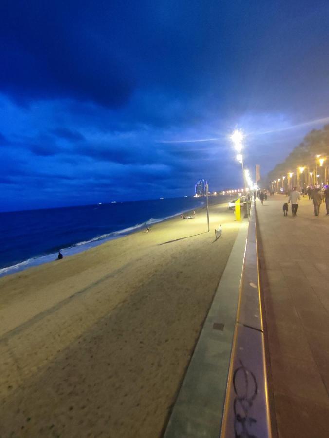 Nice Flat Within Walking Range To The Beach Leilighet Barcelona